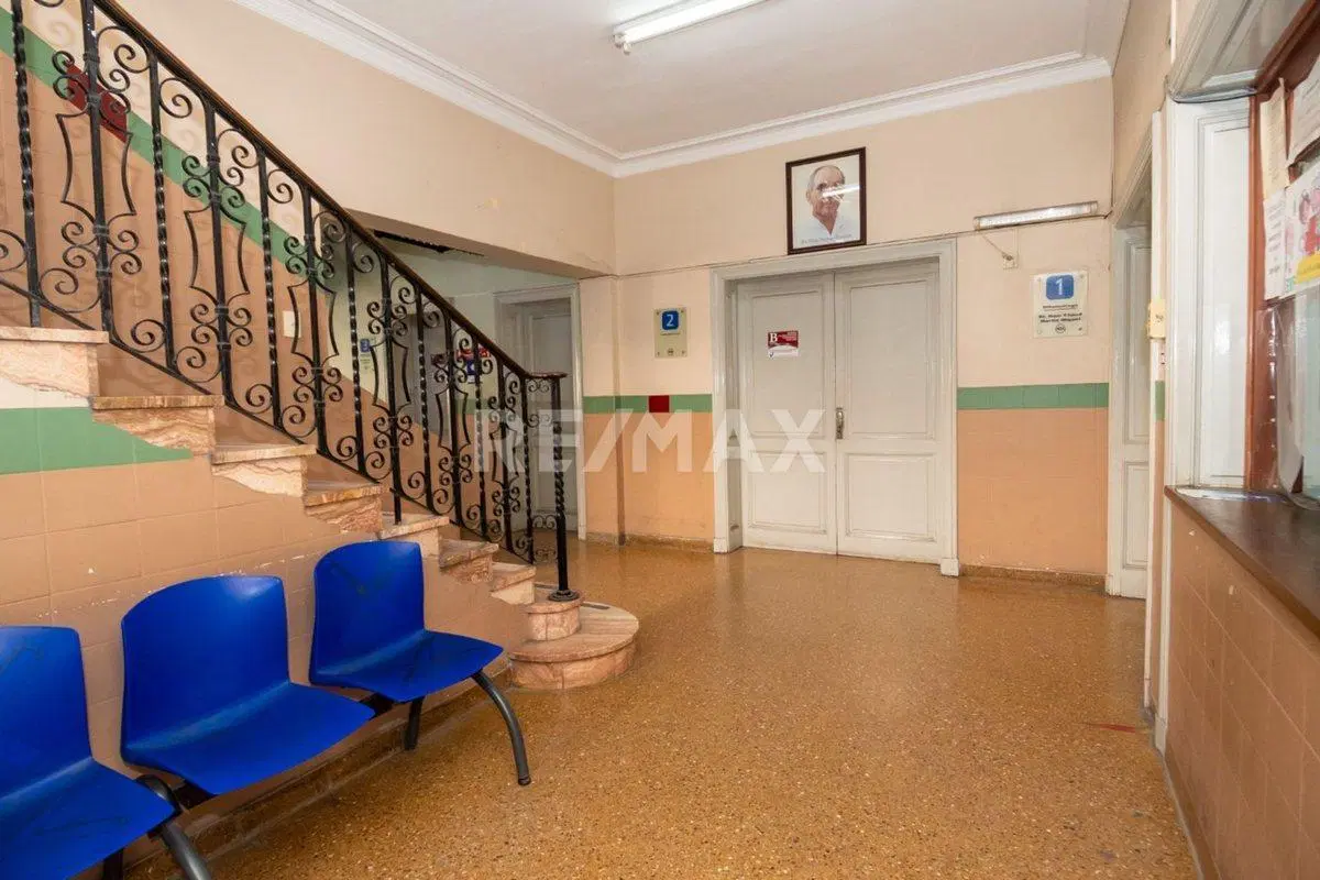 CASA 12 DORMITORIOS VENTA ZONA CENTRO 8