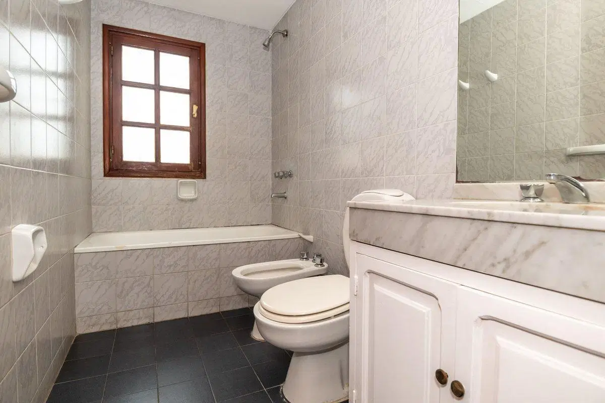 CASA EN VENTA TRES CERRITOS 3 DORM PRIMERA ROTONDA 4