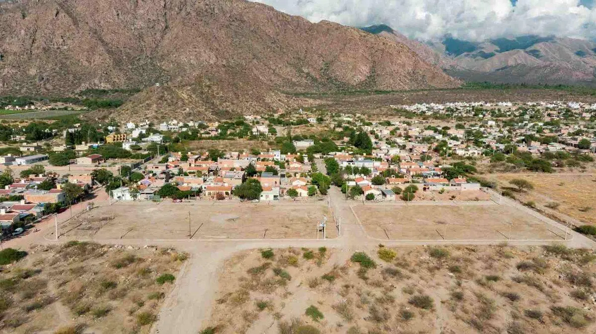 TERRENOS EN VENTA PUEBLO DE CAFAYATE SALTA 270 MT2 4