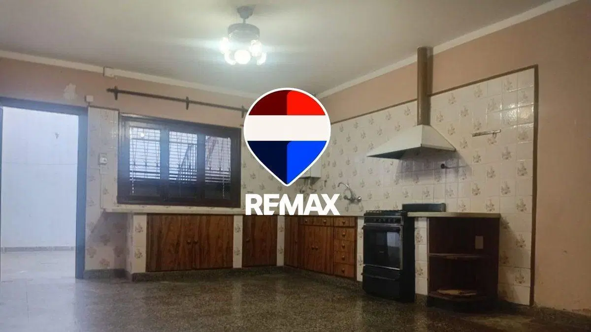 CASA EN VENTA PJE. RUIZ DE LOS LLANOS MACROCENTRO 8