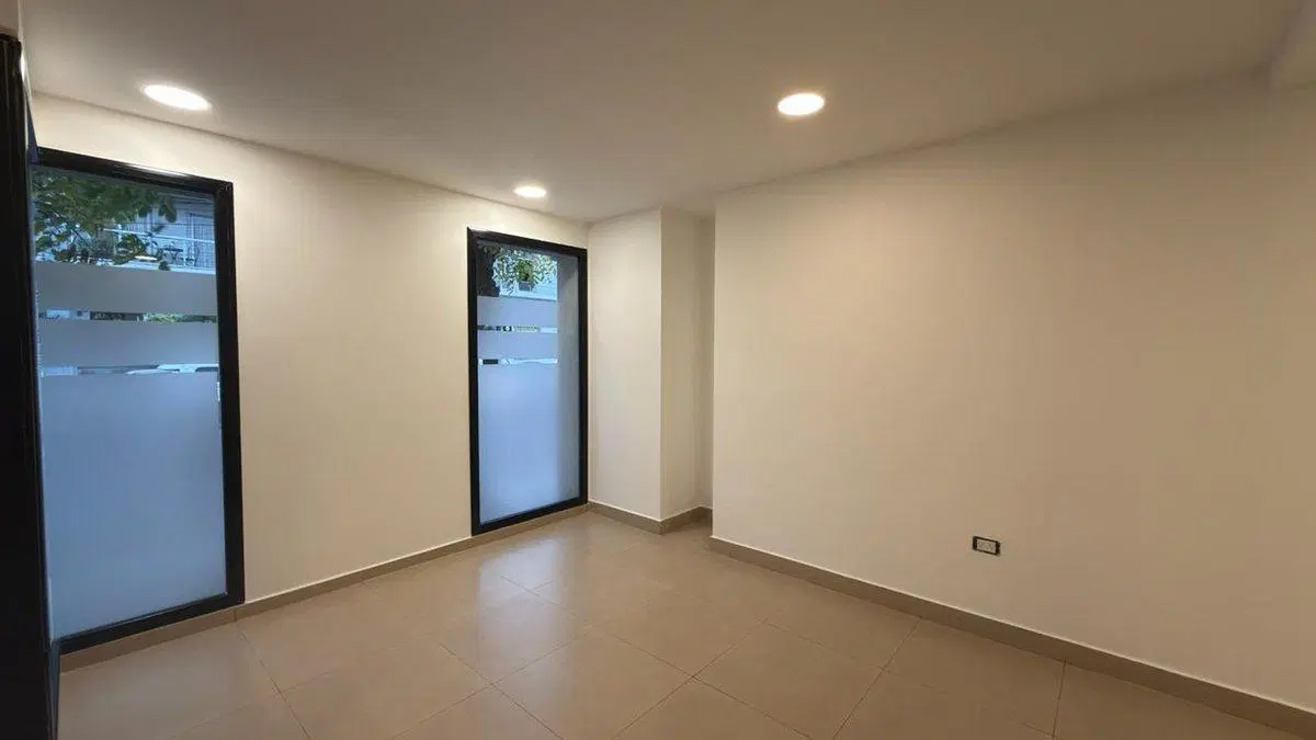 LOCAL COMERCIAL EN ALQUILER 50 MTS2 MACROCENTRO 5
