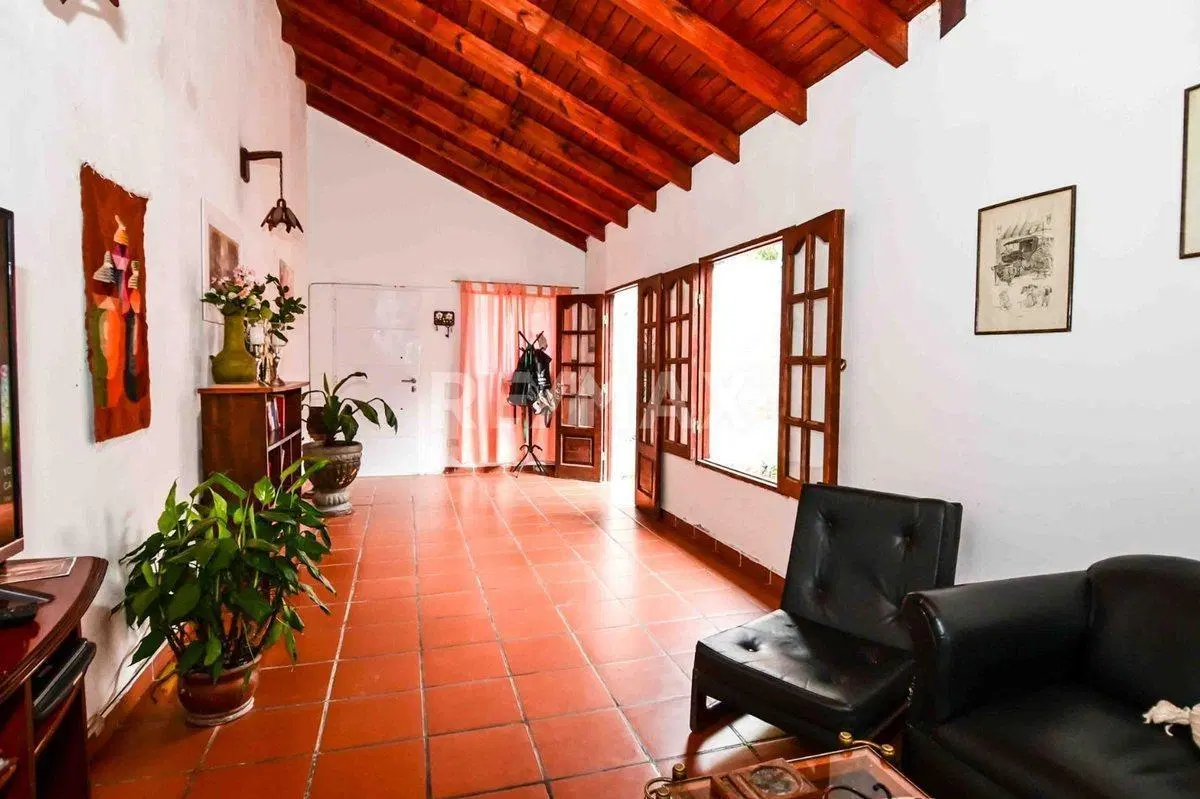 CASA 3 DORMITORIOS VENTA VAQUEROS CON COCHERA 3