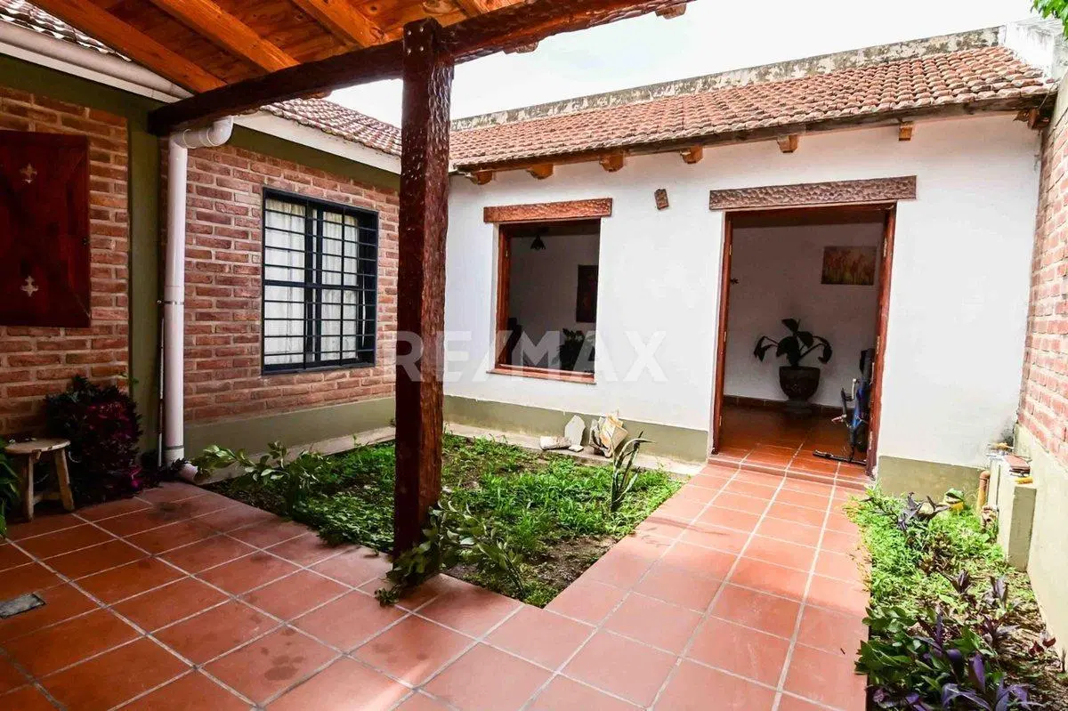CASA 3 DORMITORIOS VENTA VAQUEROS CON COCHERA 2