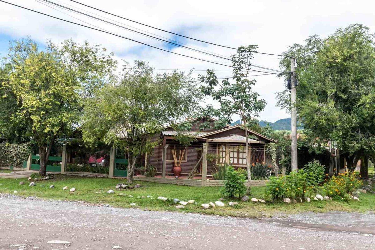 CASA 3 DORMITORIOS VENTA CAMPO QUIJANO