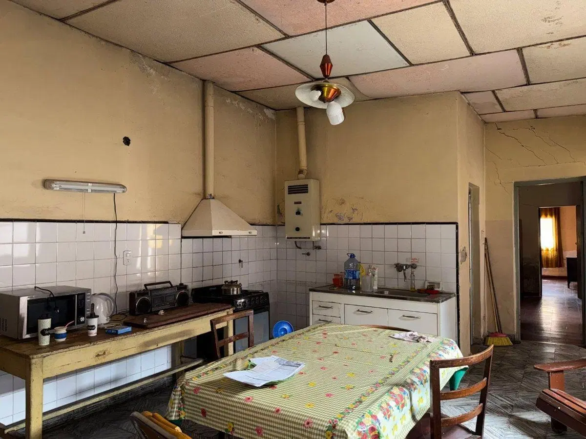 CASA 2 DORMITORIOS VENTA ZONA MACROCENTRO 300M2 3