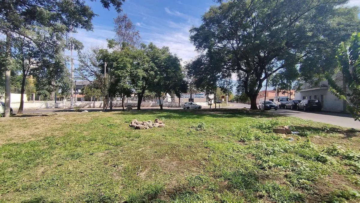 TERRENO EN VENTA EN ESQUINA MACROCENTRO SALTA 2