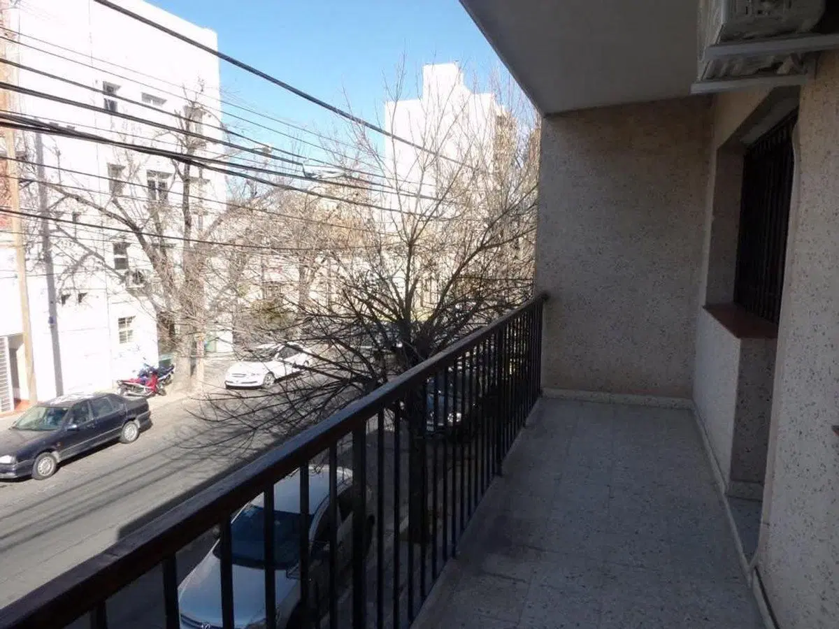 CASA CON 8 OFICINAS VENTA MACROCENTRO 8