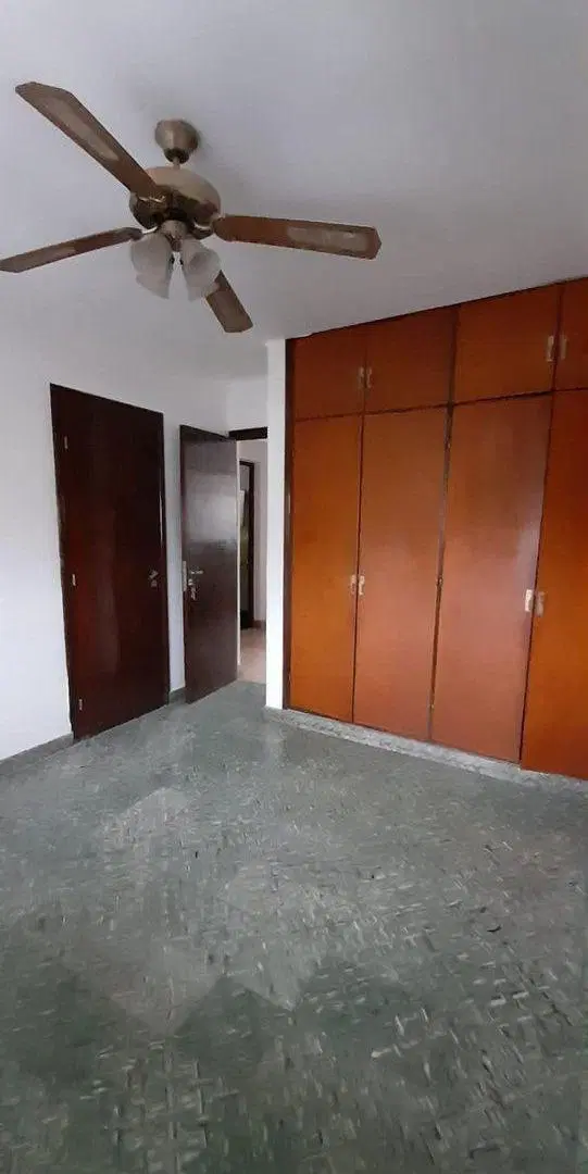 CASA CON 8 OFICINAS VENTA MACROCENTRO 3