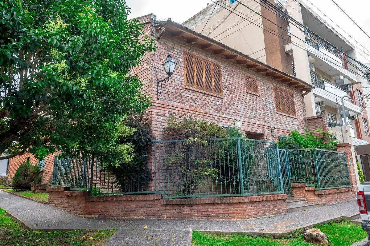 CASA 5 DORMITORIOS VENTA ZONA MACROCENTRO 3