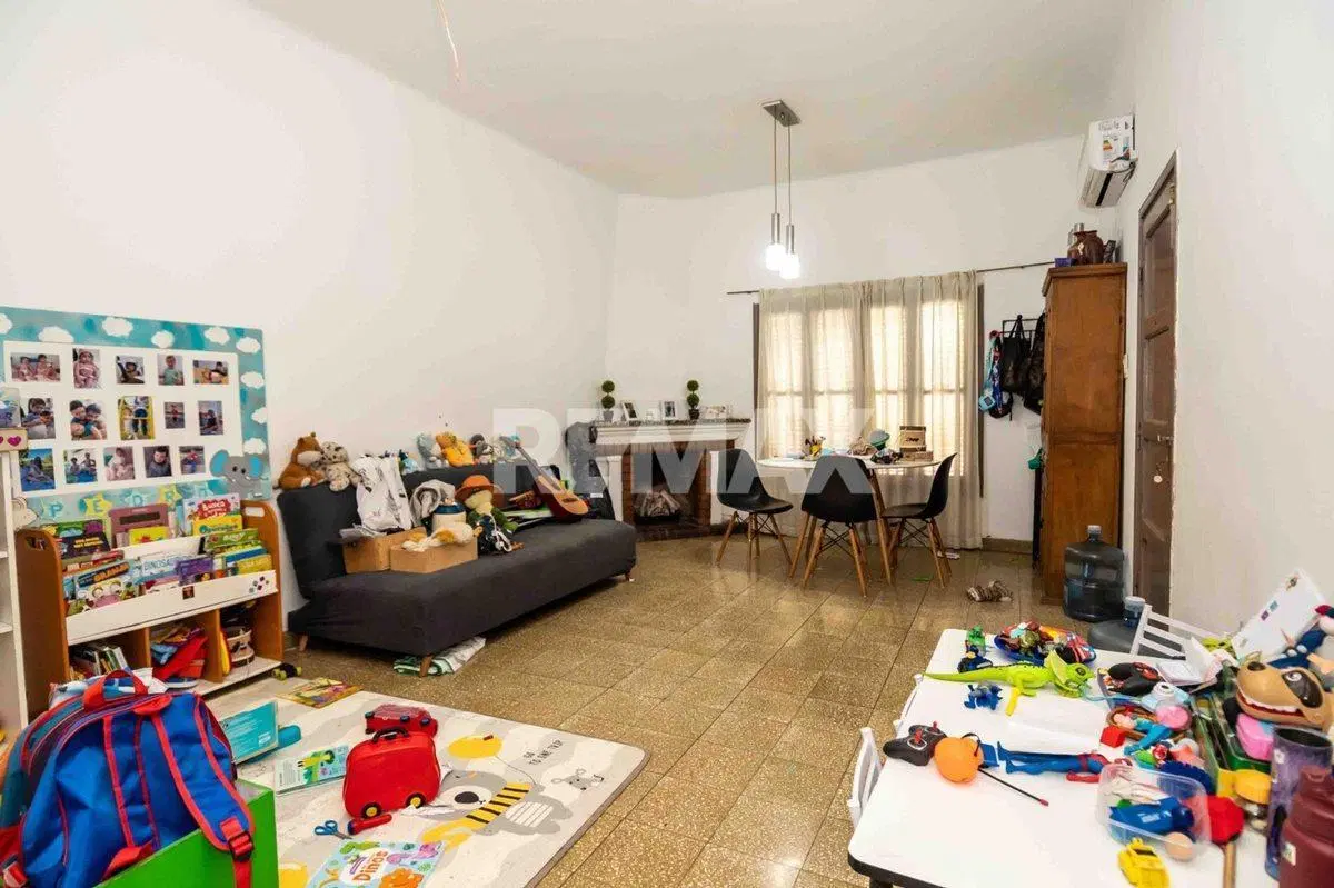 CASA ESQUINA EN VENTA MACROCENTRO 3 DORM 3