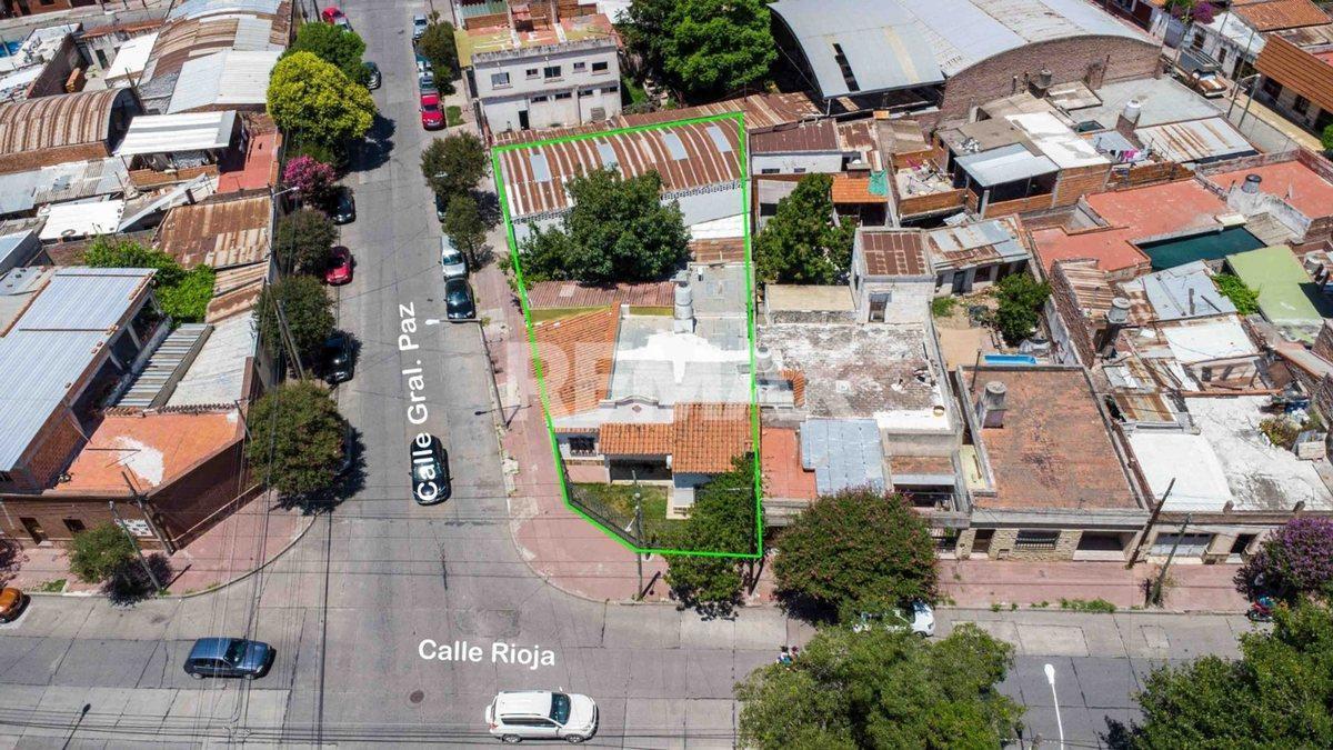 CASA ESQUINA EN VENTA MACROCENTRO 3 DORM