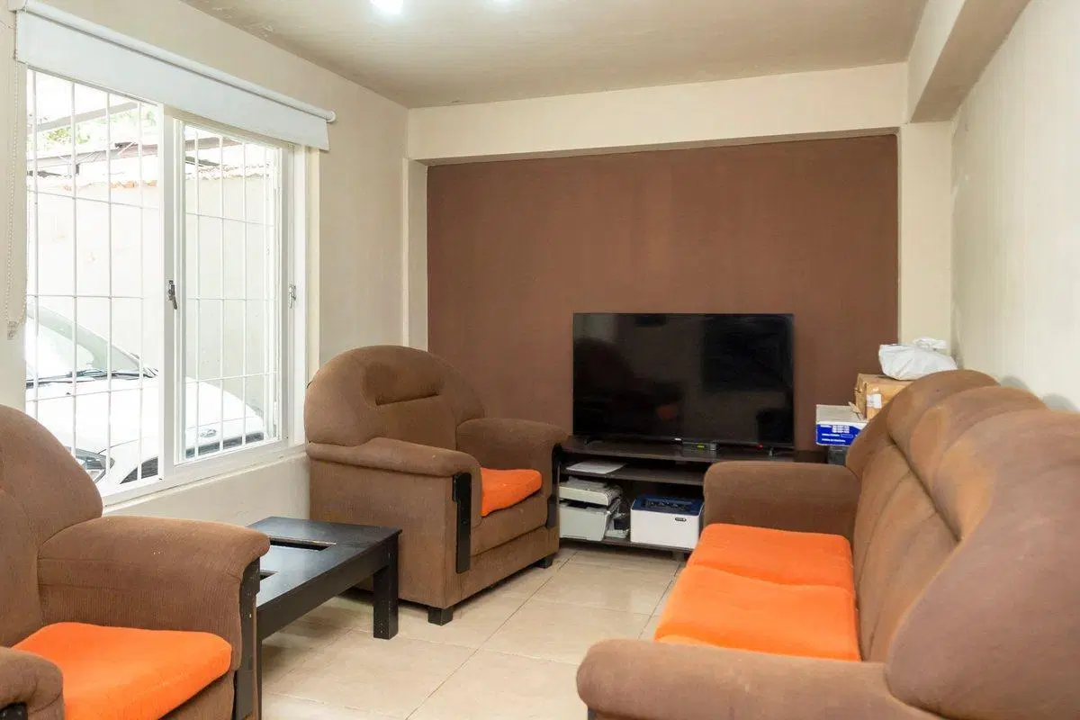 CASA 3 DORMITORIOS VENTA B° LOS TARCOS ZONA SUR 2