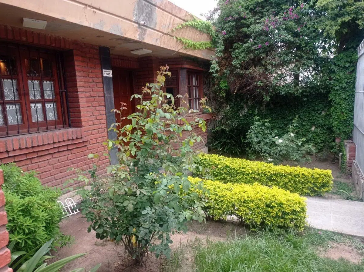 CASA 4 DORMITORIOS VENTA TRES CERRITOS 3