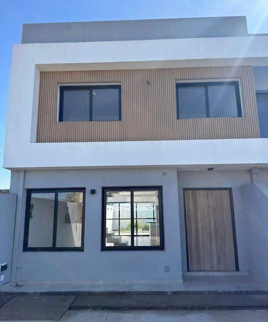 DUPLEX VENTA A ESTRENAR VIA AURELIA 3 DORMITORIOS 8