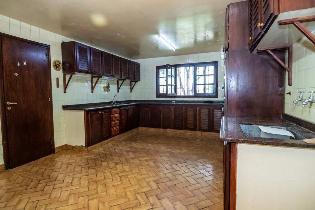 CASA ALQUILER COMERCIAL AV REYES CATOLICOS 3