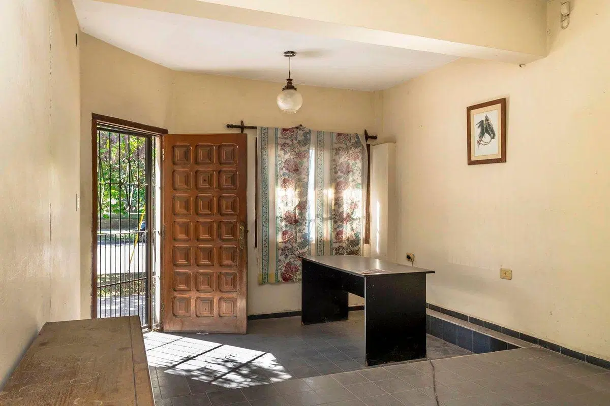 CASA EN VENTA BARRIO INTERSINDICAL ZONA SUR 3 DORM 4
