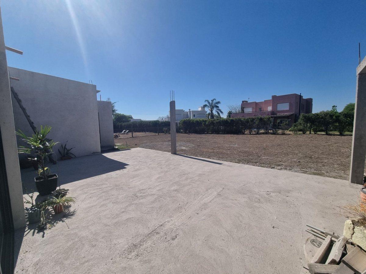 CASA 2 DORMITORIOS VENTA LA FIDELINA 307 M2