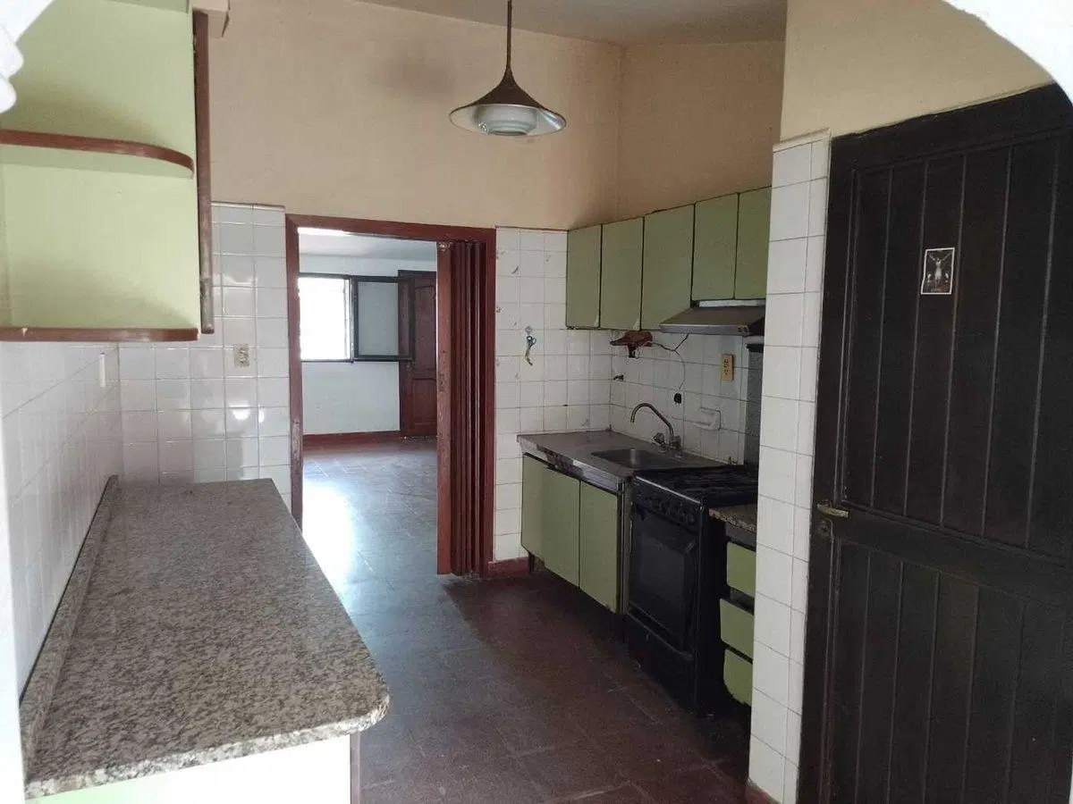 CASA VENTA MAS LOCAL SANTA ANA I 4 DORMITORIOS 5