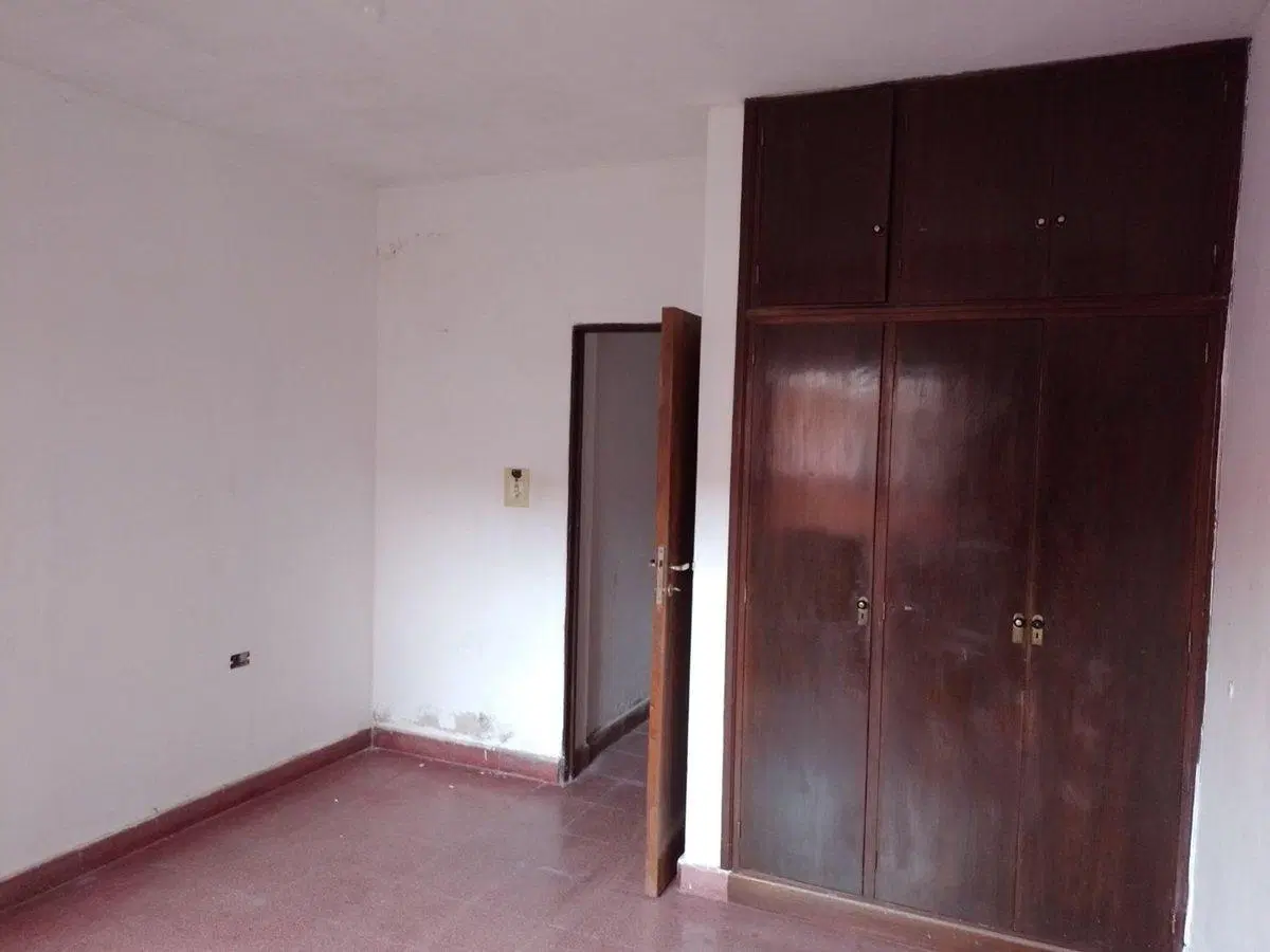 CASA VENTA MAS LOCAL SANTA ANA I 4 DORMITORIOS 8