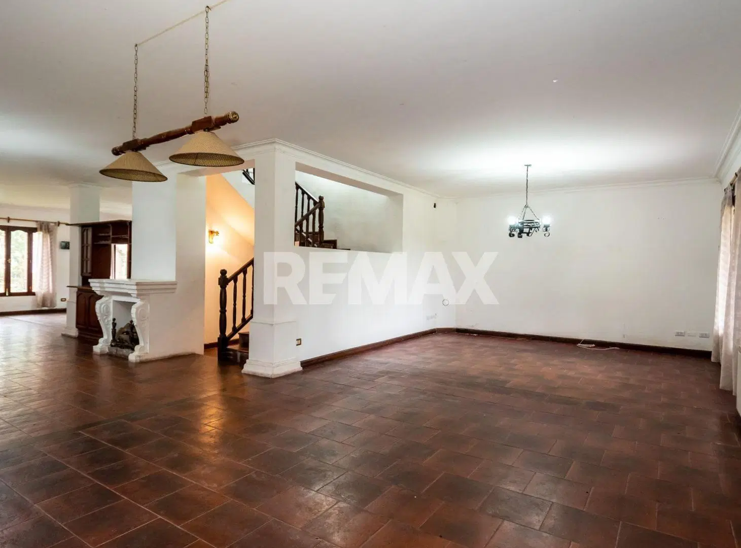 CASA EN VENTA SAN LORENZO 4 DORMITORIOS 3