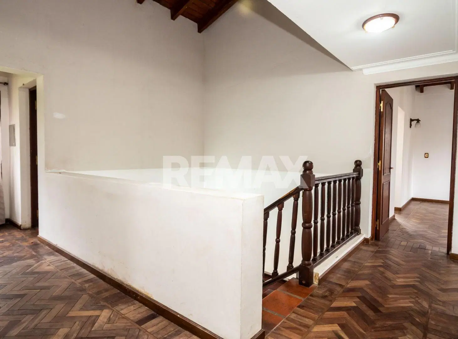 CASA EN VENTA SAN LORENZO 4 DORMITORIOS 2