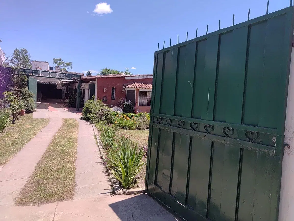 CASA 3 DORM + DEPTO 2 DORM VENTA  SAN LORENZO 3