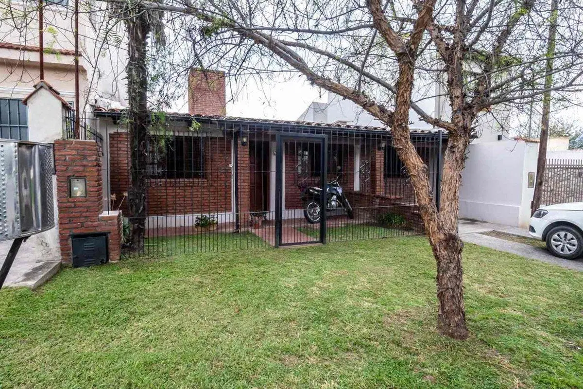 CASA EN VENTA EN GRAND BOURG 3 DORMITORIOS 3
