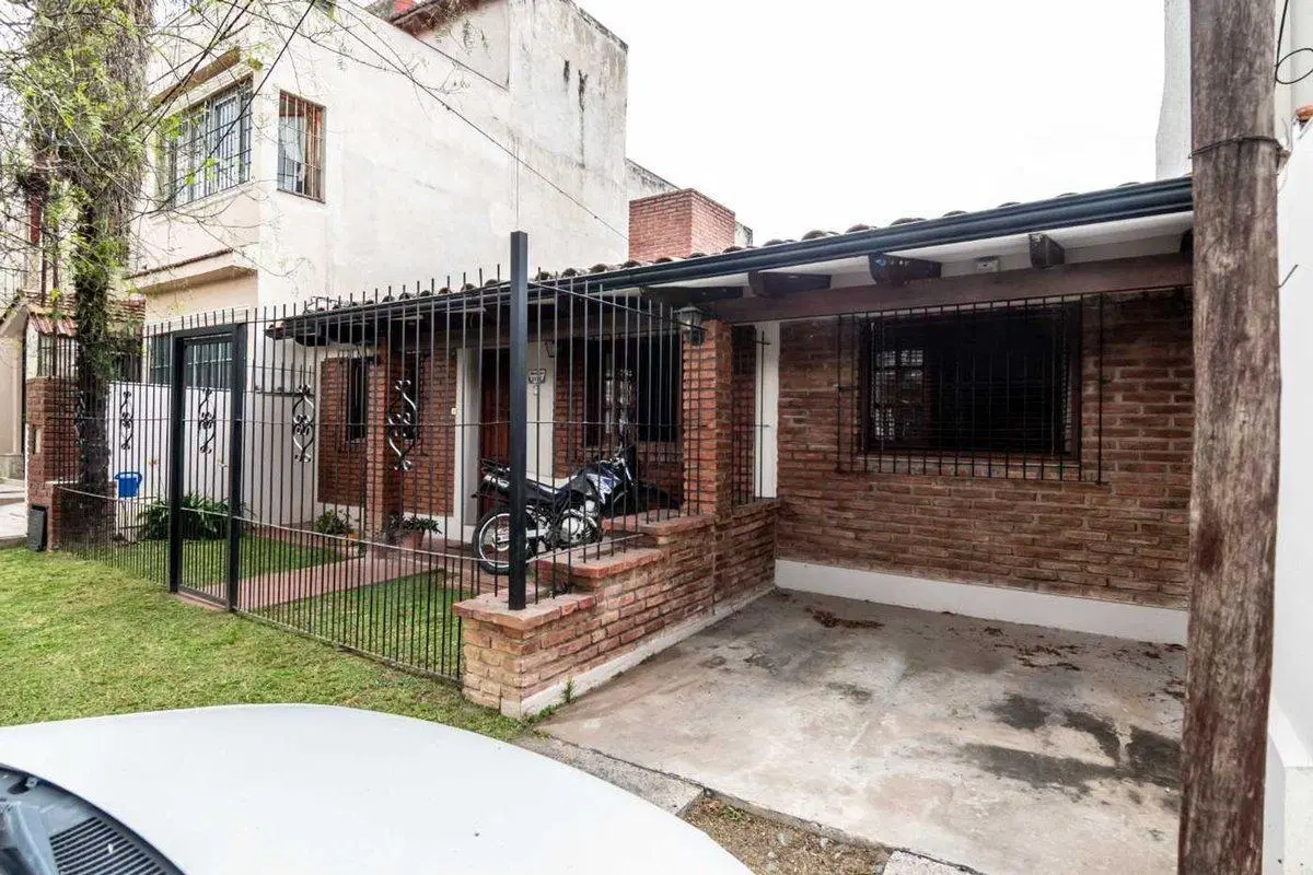 CASA EN VENTA EN GRAND BOURG 3 DORMITORIOS 2