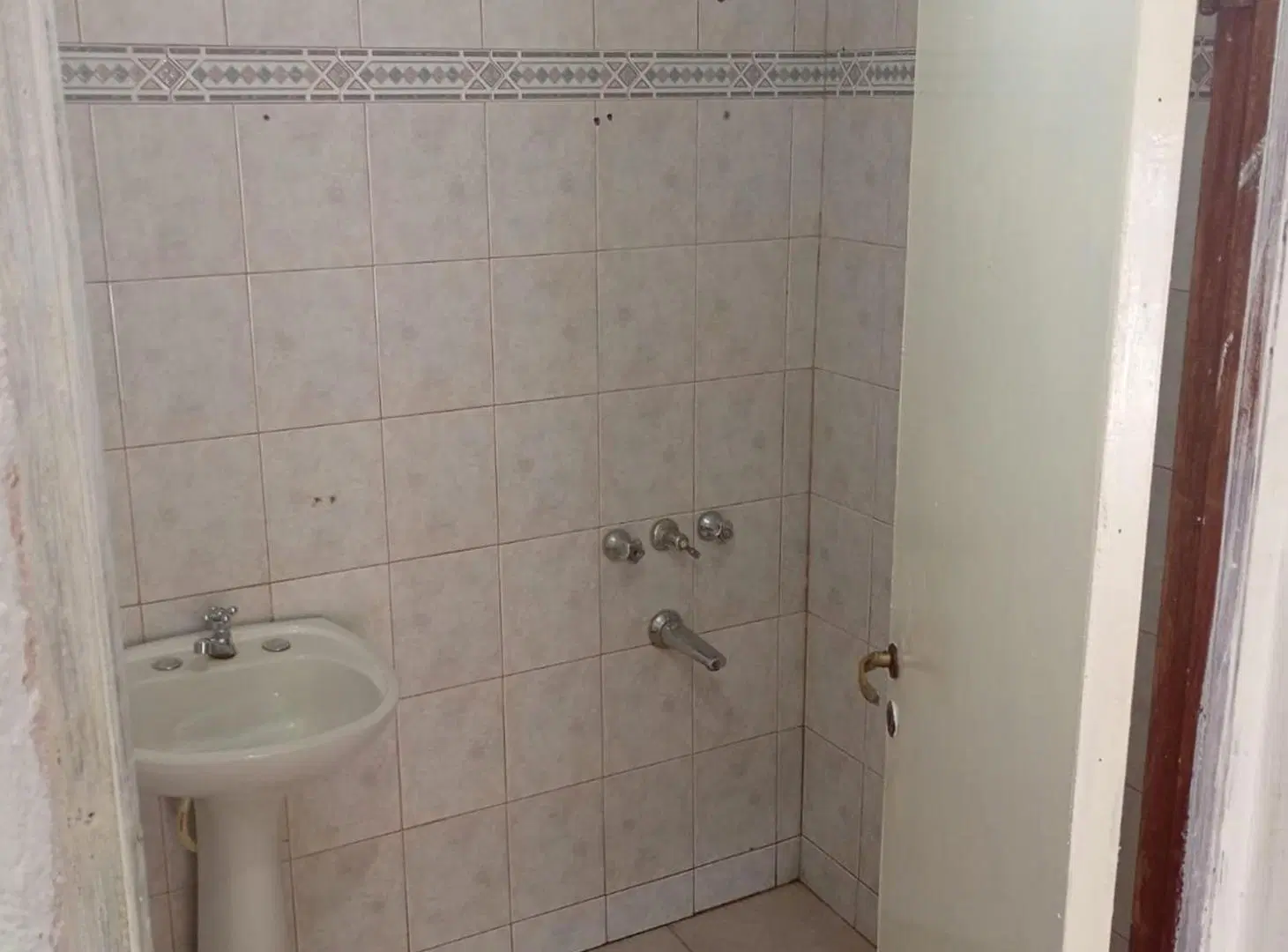 LOCAL ALQUILER COMERCIAL ZONA PLAZA ALVARADO 5
