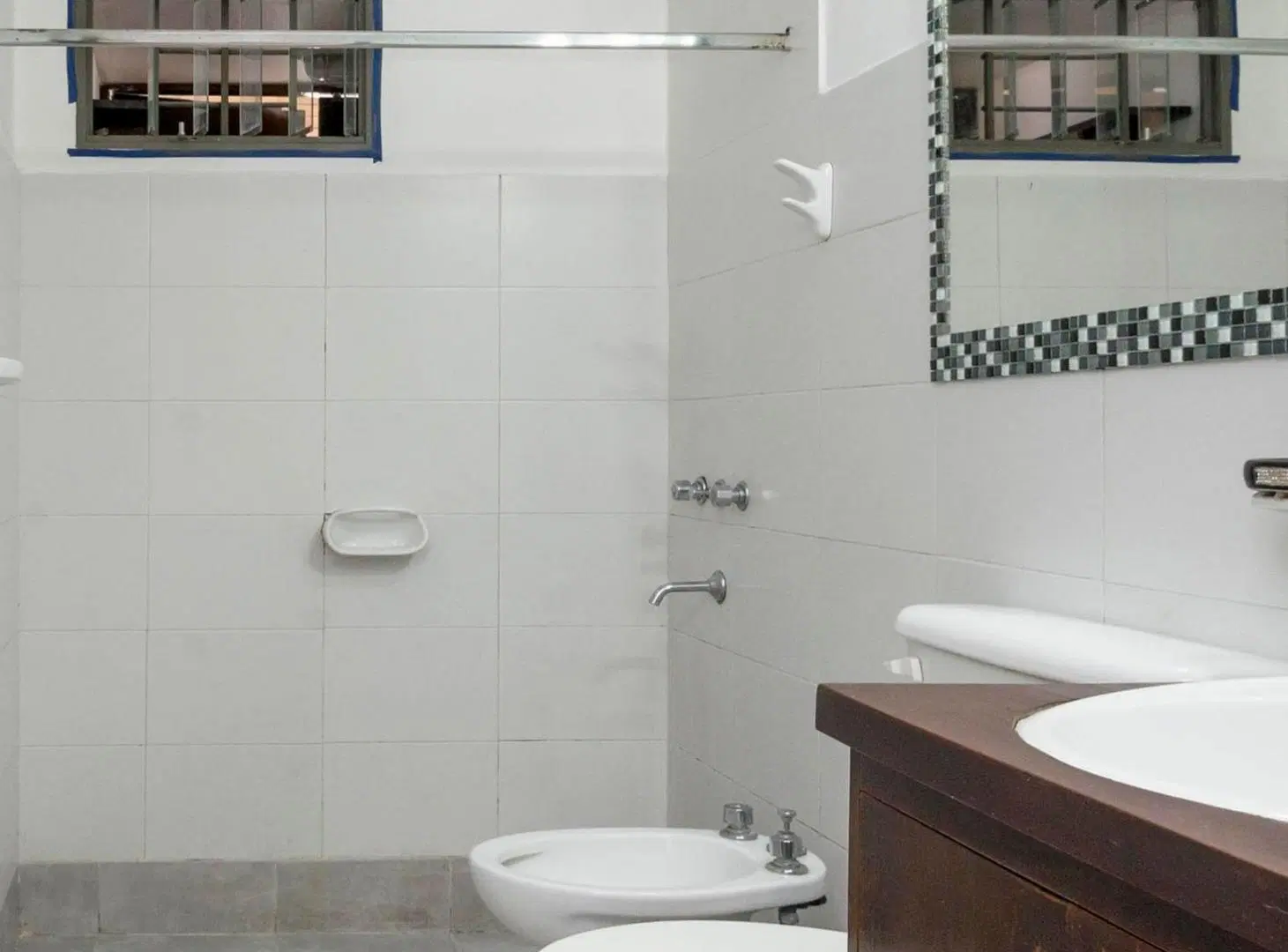 CASA VENTA/PERMUTA ZONA SUR B° LOS CASTAÑOS 4 DORM 5