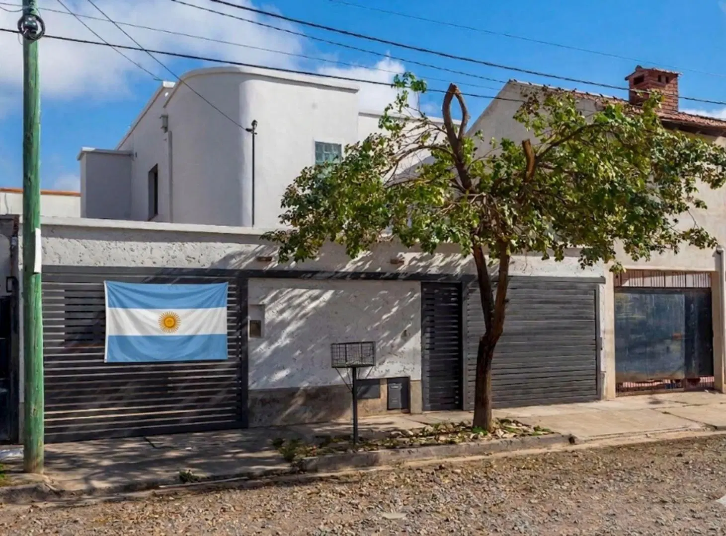 CASA VENTA/PERMUTA ZONA SUR B° LOS CASTAÑOS 4 DORM 2