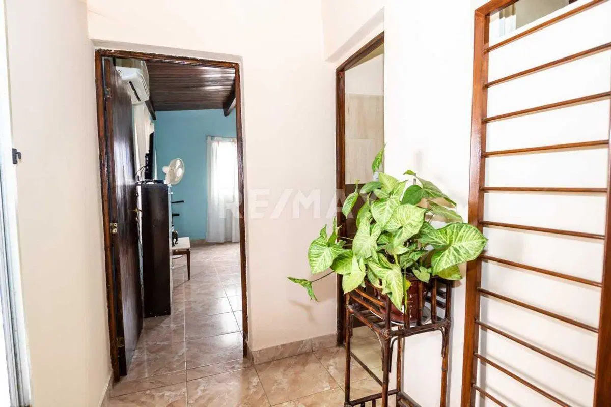 CASA VENTA LA MERCED CHICA CON PILETA 3 DORM 8