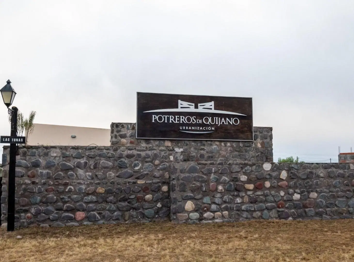 CASA EN VENTA POTREROS DE QUIJANO 2 DORMITORIOS 2