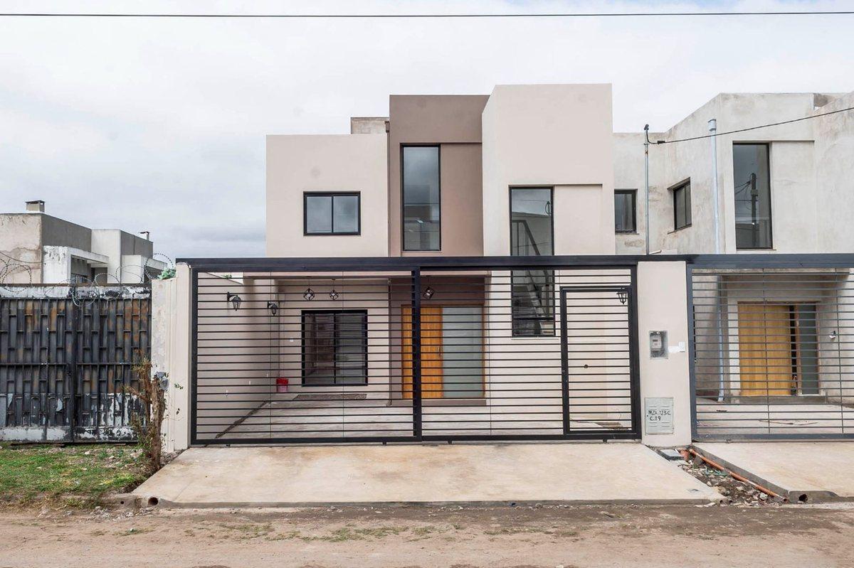 DUPLEX 4 DORMITORIOS VENTA GRAND BOURG