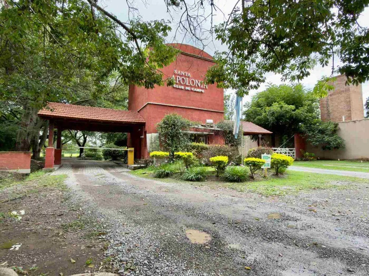 TERRENO EN VENTA 1893 M2 SANTA APOLONIA CERRILLOS 2