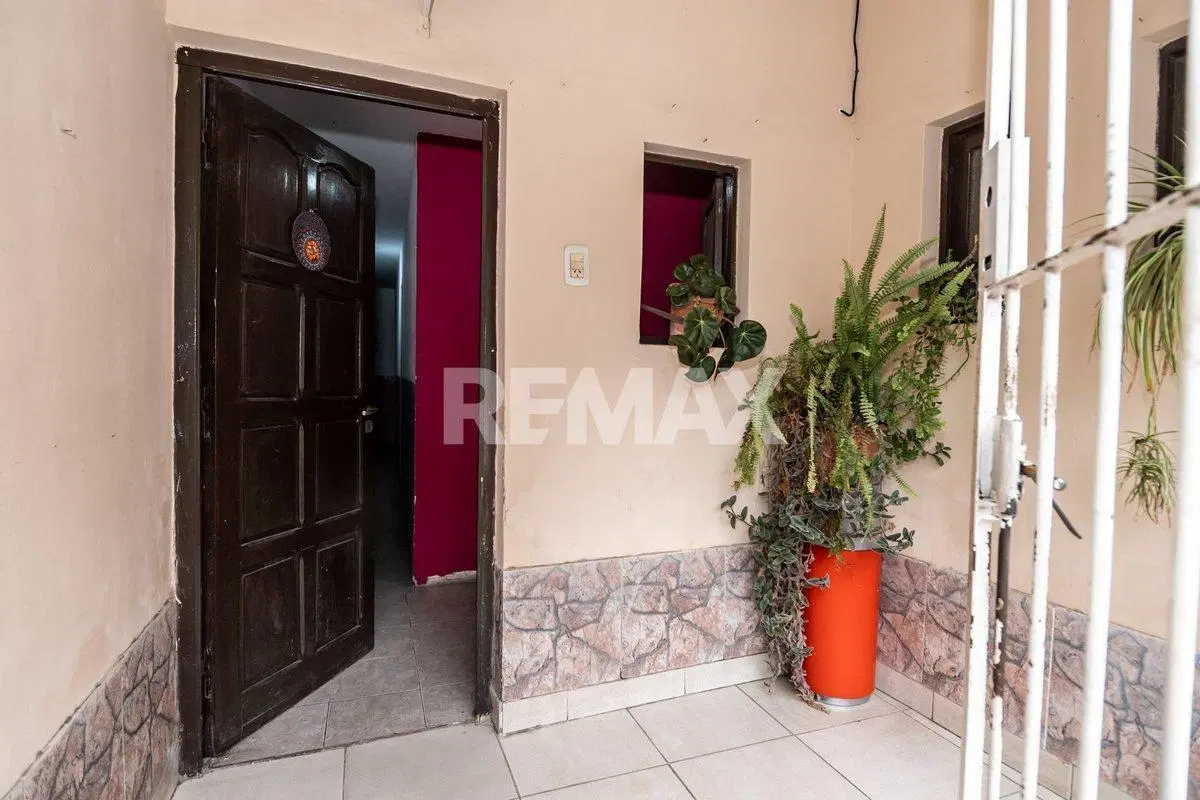 CASA VENTA MACROCENTRO 4 DORMITORIOS 2
