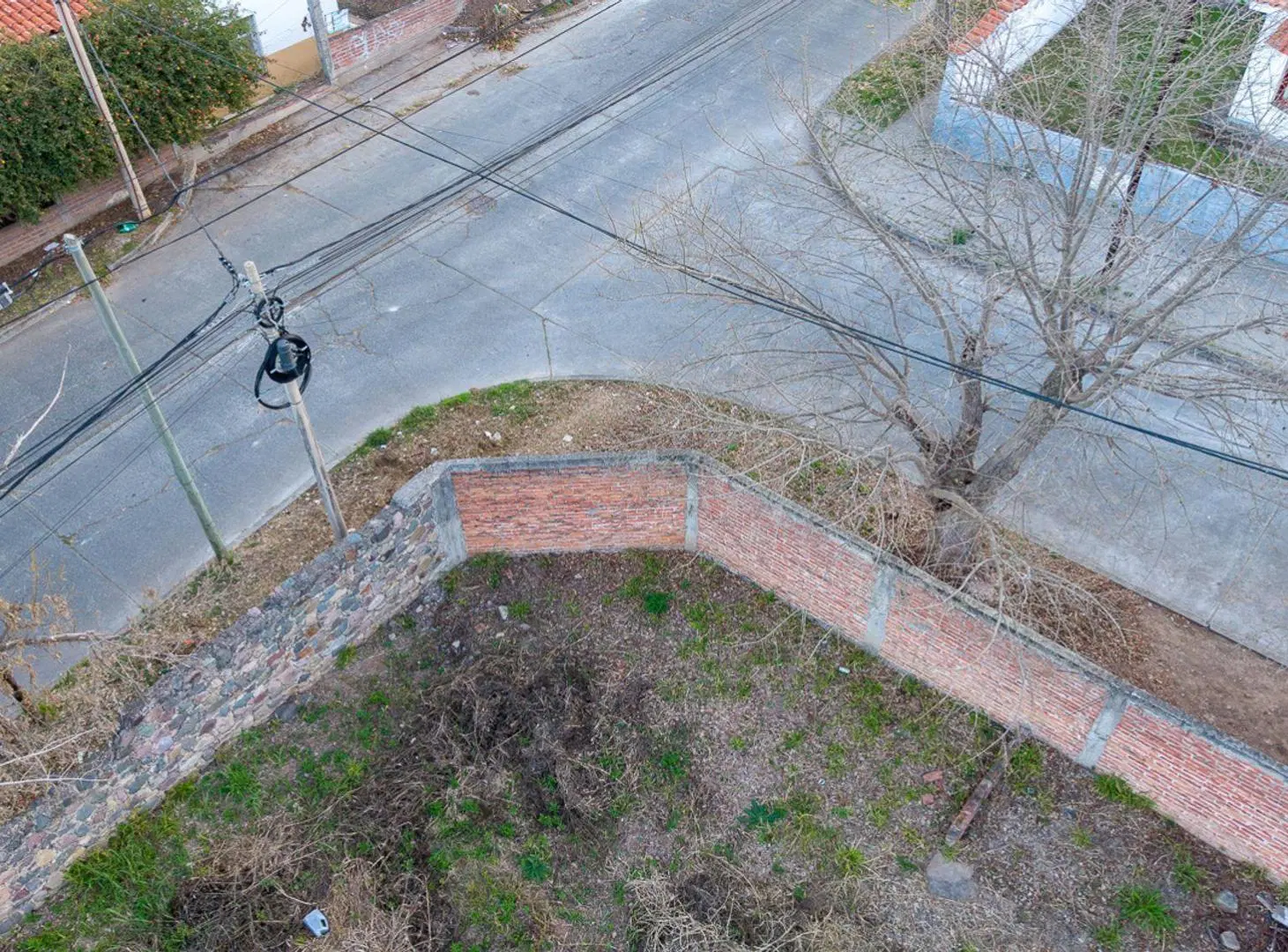 TERRENO ESQUINA EN VENTA BARRIO LA LOMA 2
