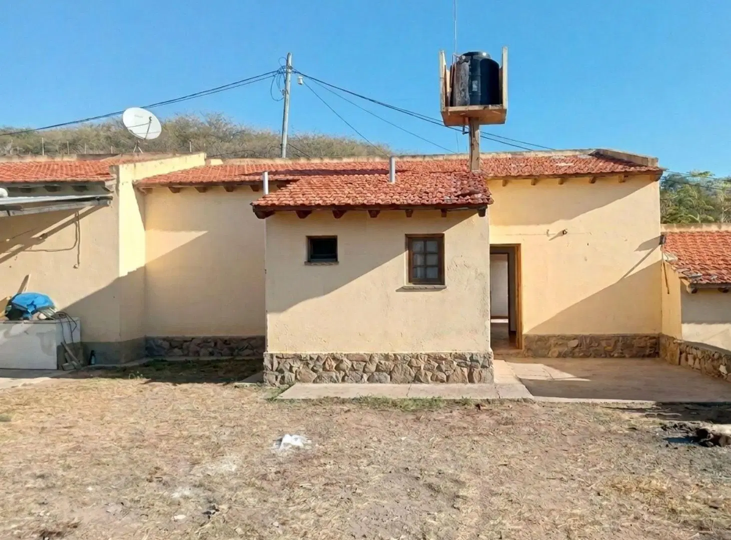 CASA VENTA LOCALIDAD GUACHIPAS 2 DORMITORIOS 4