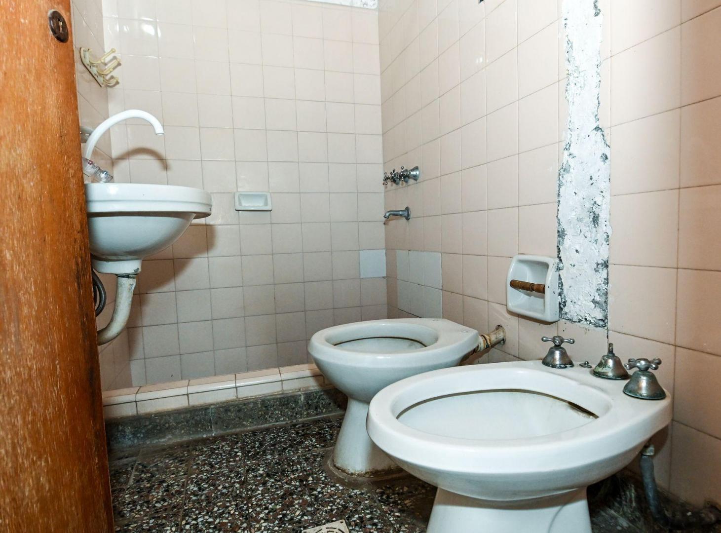 CASA EN VENTA BARRIO TRES CERRITOS ESQUINA
