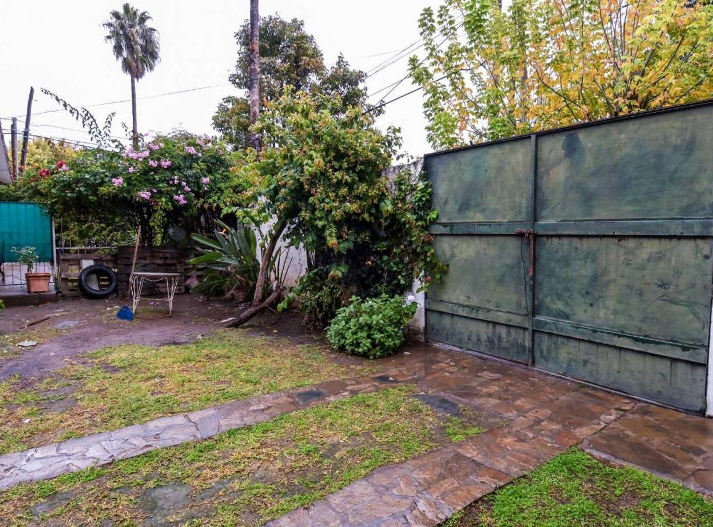CASA EN VENTA BARRIO TRES CERRITOS ESQUINA