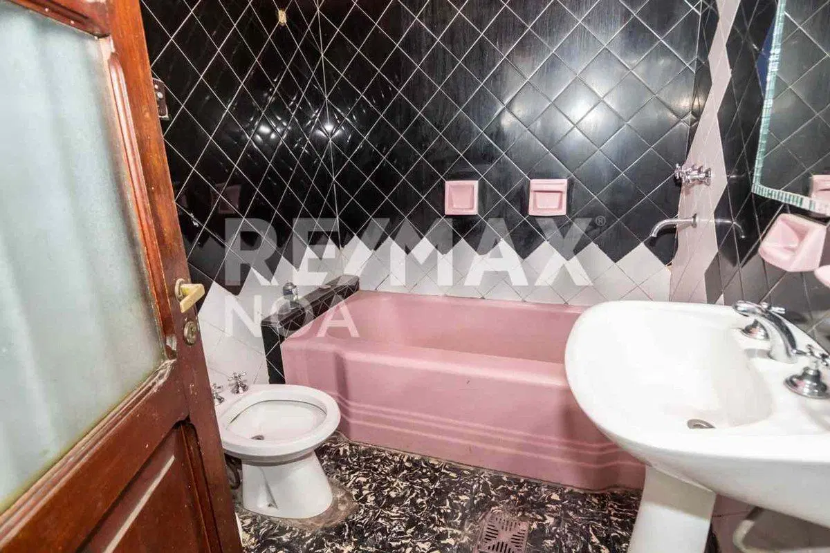 CASA 4 DORMITORIOS VENTA CON COCHERA MACROCENTRO 2