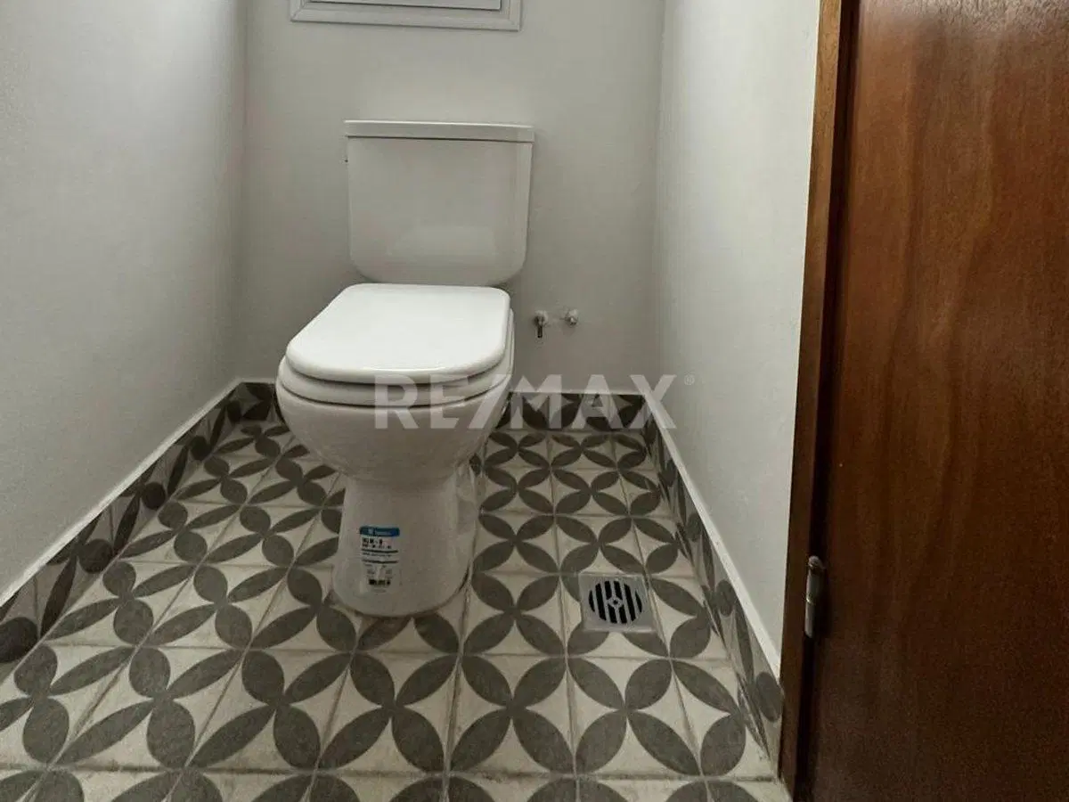 CASA DUPLEX 3 DORMITORIOS VENTA B°PORTAL DE LESSER 2