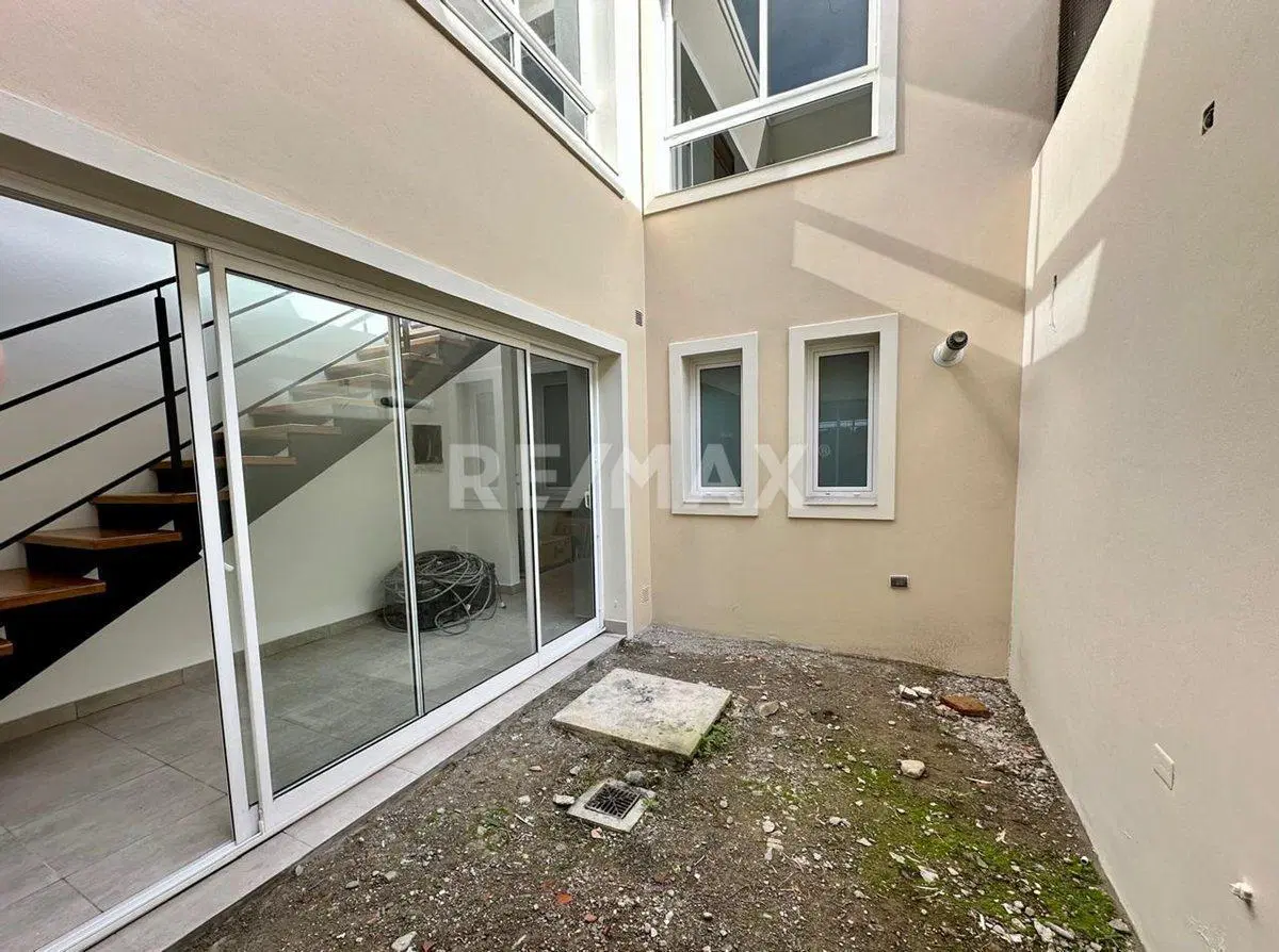 CASA DUPLEX 3 DORMITORIOS VENTA B°PORTAL DE LESSER 3
