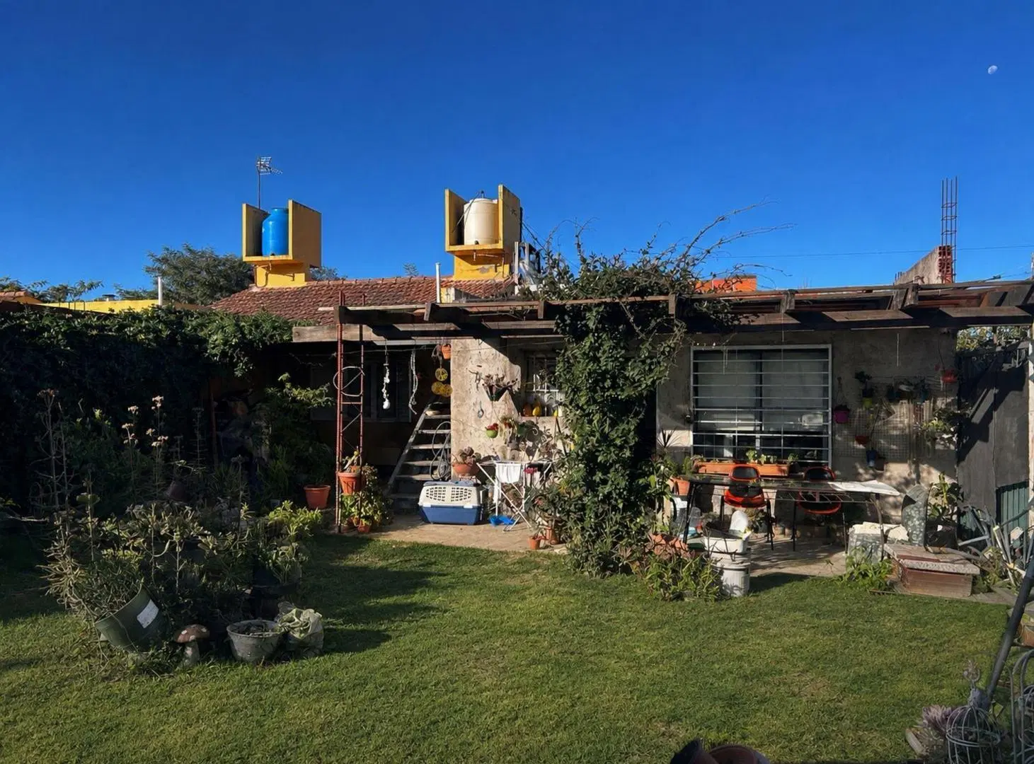 CASA VENTA BARRIO EL HUAICO ZONA NORTE 4 DORM 4