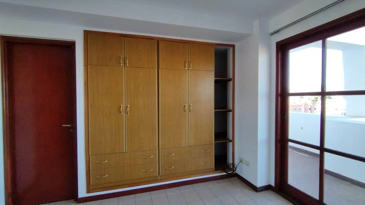 DEPARTAMENTO SEMIPISO 4 DORM VENTA MACROCENTRO 8