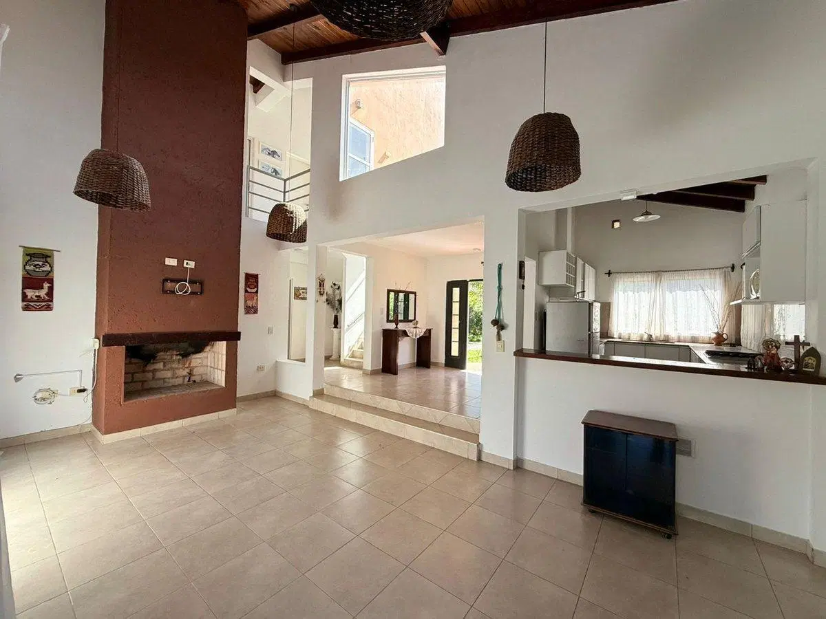 CASA 3 DORMITORIOS VENTA SAN LUIS CON PILETA 3