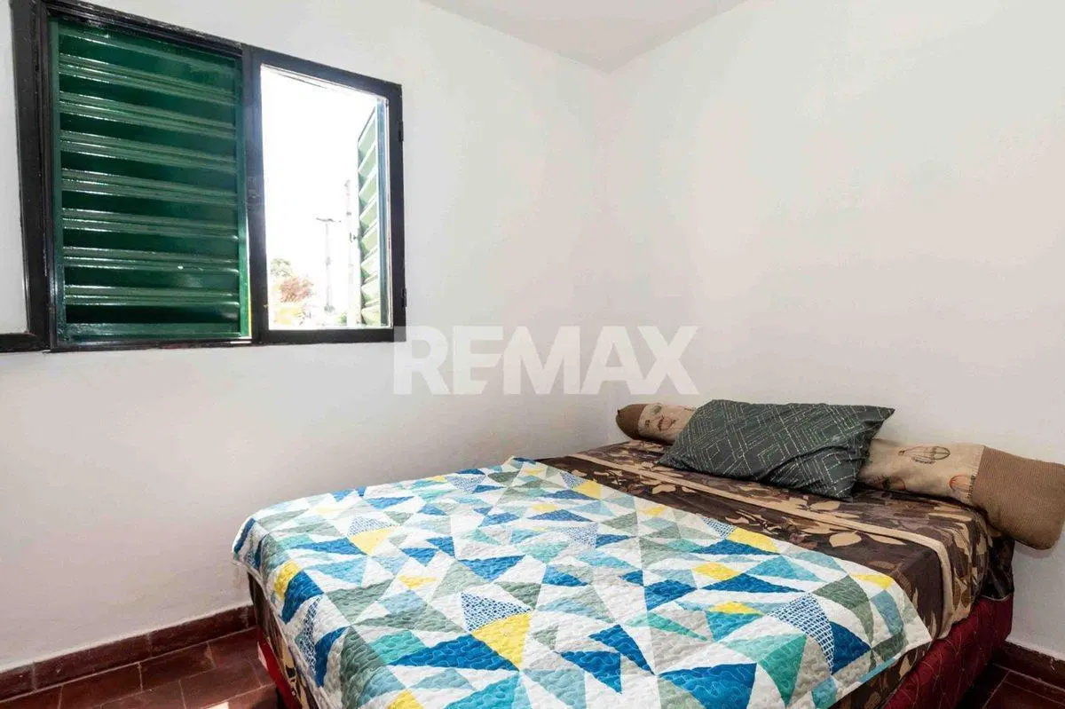 DEPARTAMENTO 4 DORMITORIOS VENTA B° BANCARIO 4