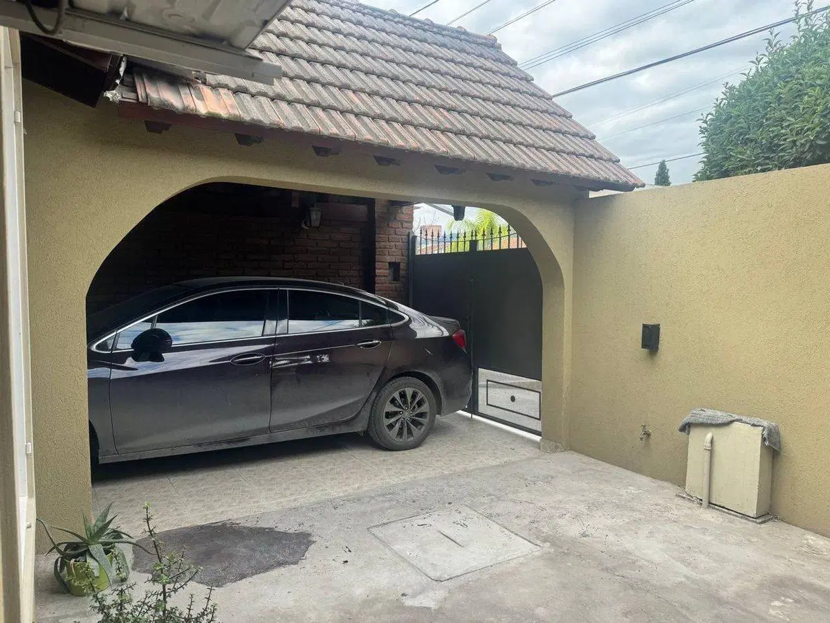CASA VENTA PINARES CON QUINCHO Y PISCINA 3 DORM 4
