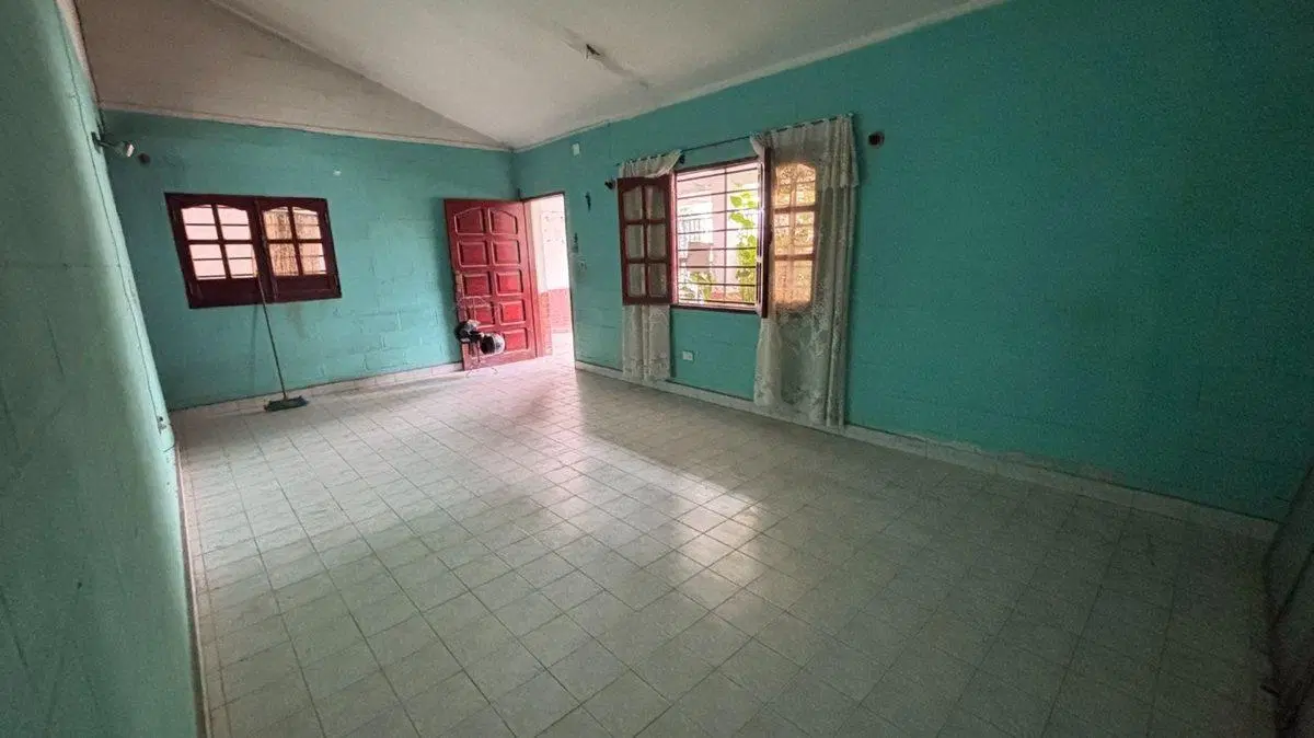 CASA VENTA BARRIO INTERSINDICAL 3 DORMITORIOS 4