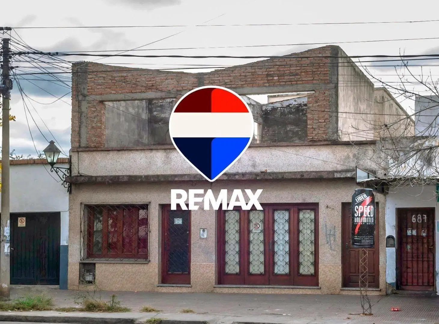 CASA EN VENTA C/ COCHERA + 3 DEPTOS EN MACROCENTRO 4